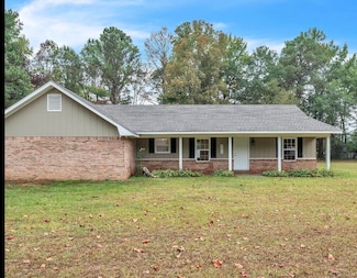 496 Beringer Rd, Columbus, MS 39702