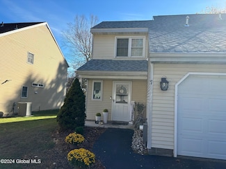 7 Mohawk Trail, Clifton Park, NY 12065