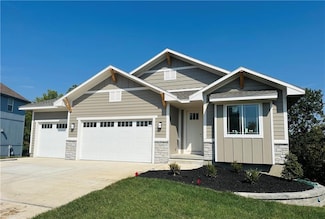 110 Woodland Ave, Lone Jack, MO 64070