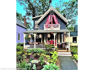 1 Cottage Park, Oak Bluffs, MA 02557