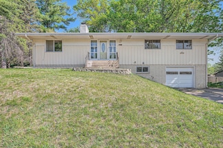 1932 Sky High Dr, New Brighton, MN 55112