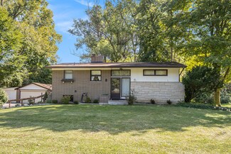 13900 Windemere Dr NW, Grand Rapids, MI 49534