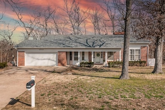 2014 W Edgewood Dr, Jefferson City, MO 65109