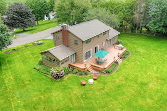 33 Preston Rd, Trumbull, CT 06611