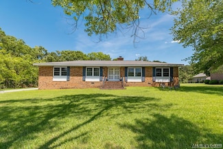 410 Elkins Dr, Roanoke Rapids, NC 27870