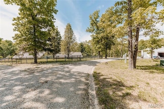 9 Metzler Dr, Richland, MO 65556