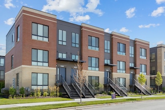 1262 Lakepointe Dr, Schaumburg, IL 60173