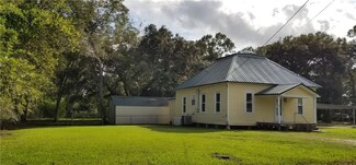 303 Goodwin St, Welsh, LA 70591