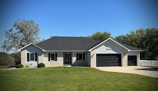 1332 Deercreek Dr, Humboldt, IA 50548