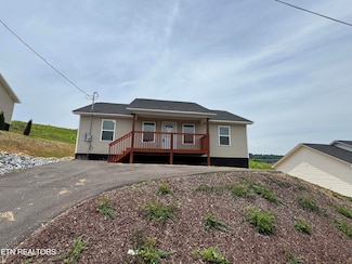 3288 Parker Blvd, Sevierville, TN 37764