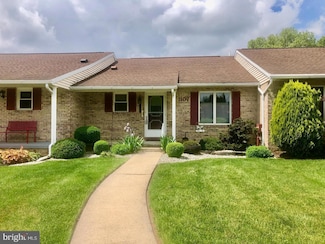 1107 Westgate Dr, Chambersburg, PA 17201