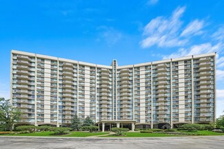 40 N Tower Rd Unit 11A, Oak Brook, IL 60523