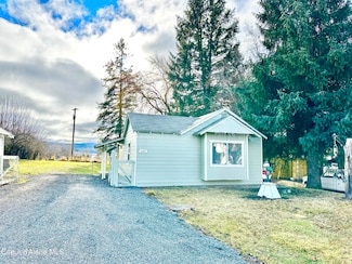 105 D St, Tensed, ID 83870