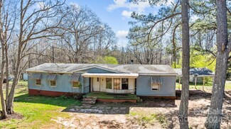 517 Sulphur Springs Rd, Warrenton, NC 27589
