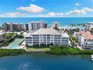 9380 Gulf Shore Dr Unit 402, Naples, FL 34108