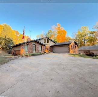 1185 Barr Rd, Oxford, MI 48370