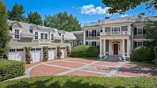 17 Crowninshield Rd, Marblehead, MA 01945