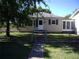 41 N Liberty Rd, West Alexander, PA 15376