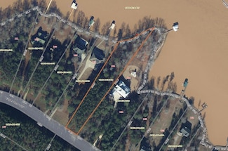 880 Eagles Harbor Dr, Hodges, SC 29653