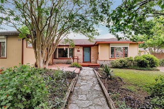 241 Oleander Ave, Corpus Christi, TX 78404