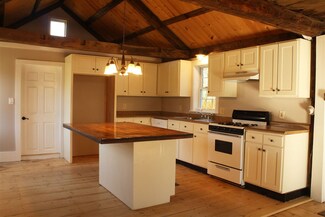 654 2nd Crown Point Rd, Strafford, NH 03884