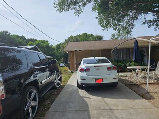 1817 Southwest Dr, Fort Pierce, FL 34947