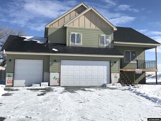 1238 Big Horn Dr, Douglas, WY 82633