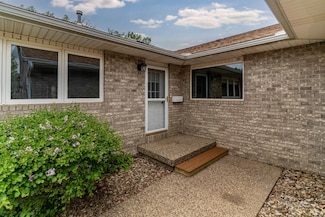 1977 Kamille Ct, Waterloo, IA 50701