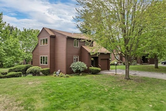 16 Gloucester Ln Unit U51, Nashua, NH 03063