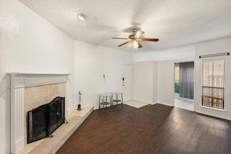 2105 Count Fleet Dr Unit 202, Arlington, TX 76011