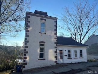 113 S 2nd St, de Soto, MO 63020