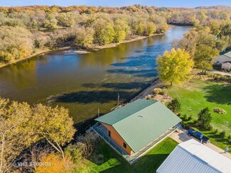 207 S 1st St, Oregon, IL 61061