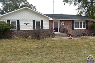 5328 50th St, Meriden, KS 66512