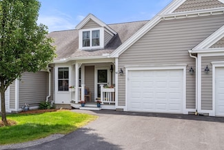 5 Strawberry Ln Unit E, Hudson, MA 01749