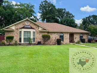 3506 Richwood Dr, Texarkana, TX 75503