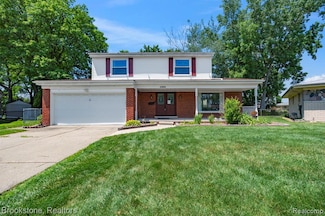 2900 Barton Dr, Sterling Heights, MI 48310