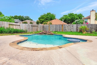 1413 Cottage Cove Ct, Seabrook, TX 77586