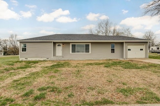 304 W 2nd St, Miller, MO 65707