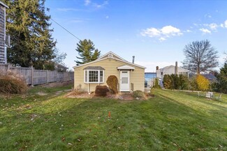 35 Faulkner Dr, Guilford, CT 06437