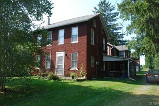 8321 Mertztown Rd, Alburtis, PA 18011