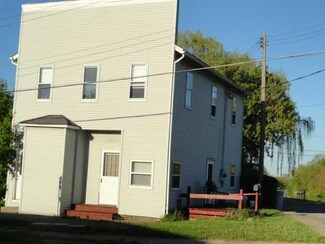 2 N Main St, Middleport, NY 14105