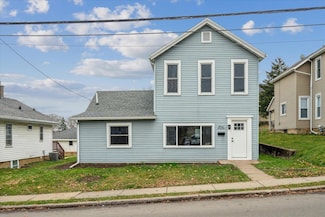 1394 W 3rd St, Dubuque, IA 52001