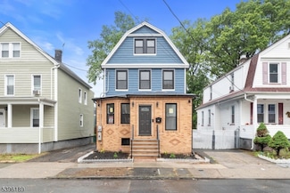 31 Cummings St, Irvington, NJ 07111