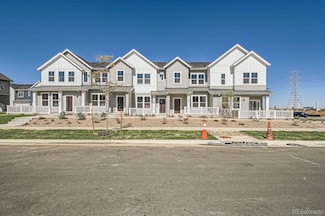 2017 S Haleyville Way, Aurora, CO 80018