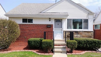 23162 Saxony Ave, Eastpointe, MI 48021