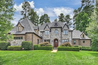3032 Kings Manor Dr, Matthews, NC 28104