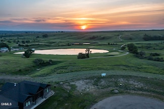 8524 Norman Place, Bismarck, ND 58503