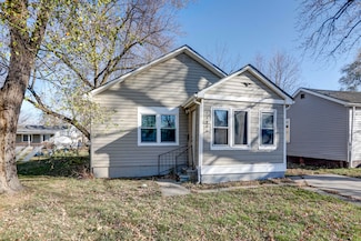 23826 Columbus Ave, Warren, MI 48089