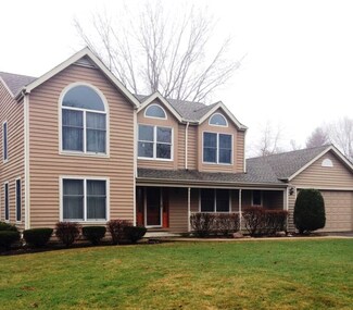 916 W Washington Ave, Lake Bluff, IL 60044