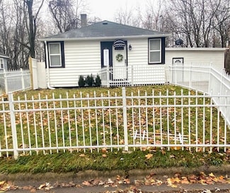 934 Edgecumbe Ave, Benton Harbor, MI 49022